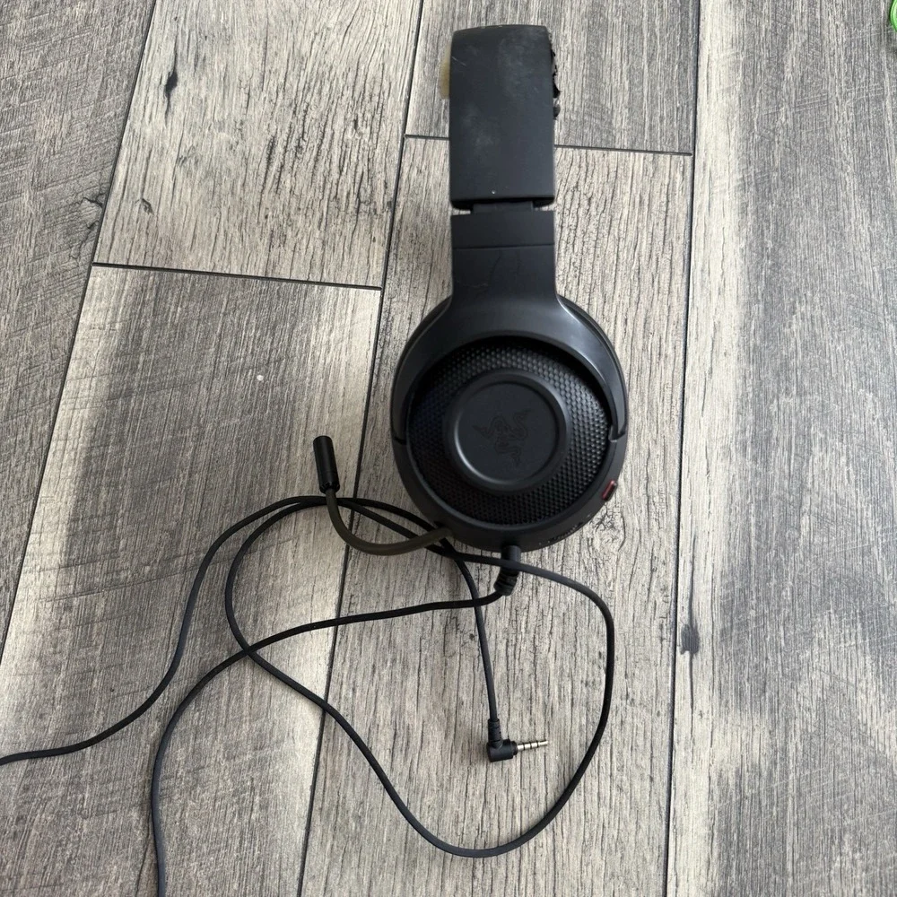Razer Kraken V4 X Wired Gaming Headset 40mm Driver Cardioid Mic Noise Cancelling